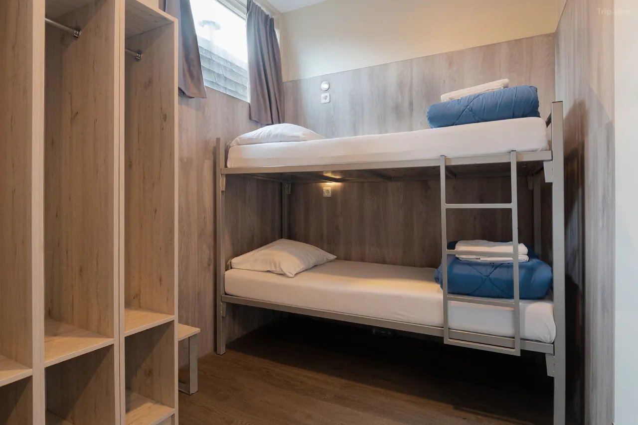 Quadruple Room With Bunk Beds — Trip.com listing photograph
